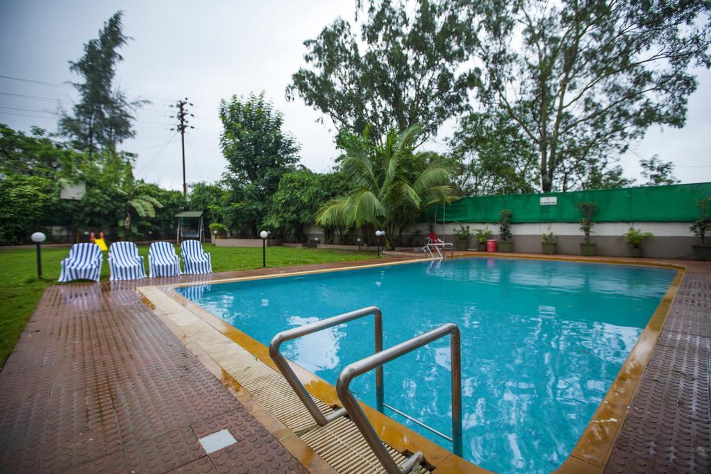 Sterling Lonavala Hotel Exterior photo