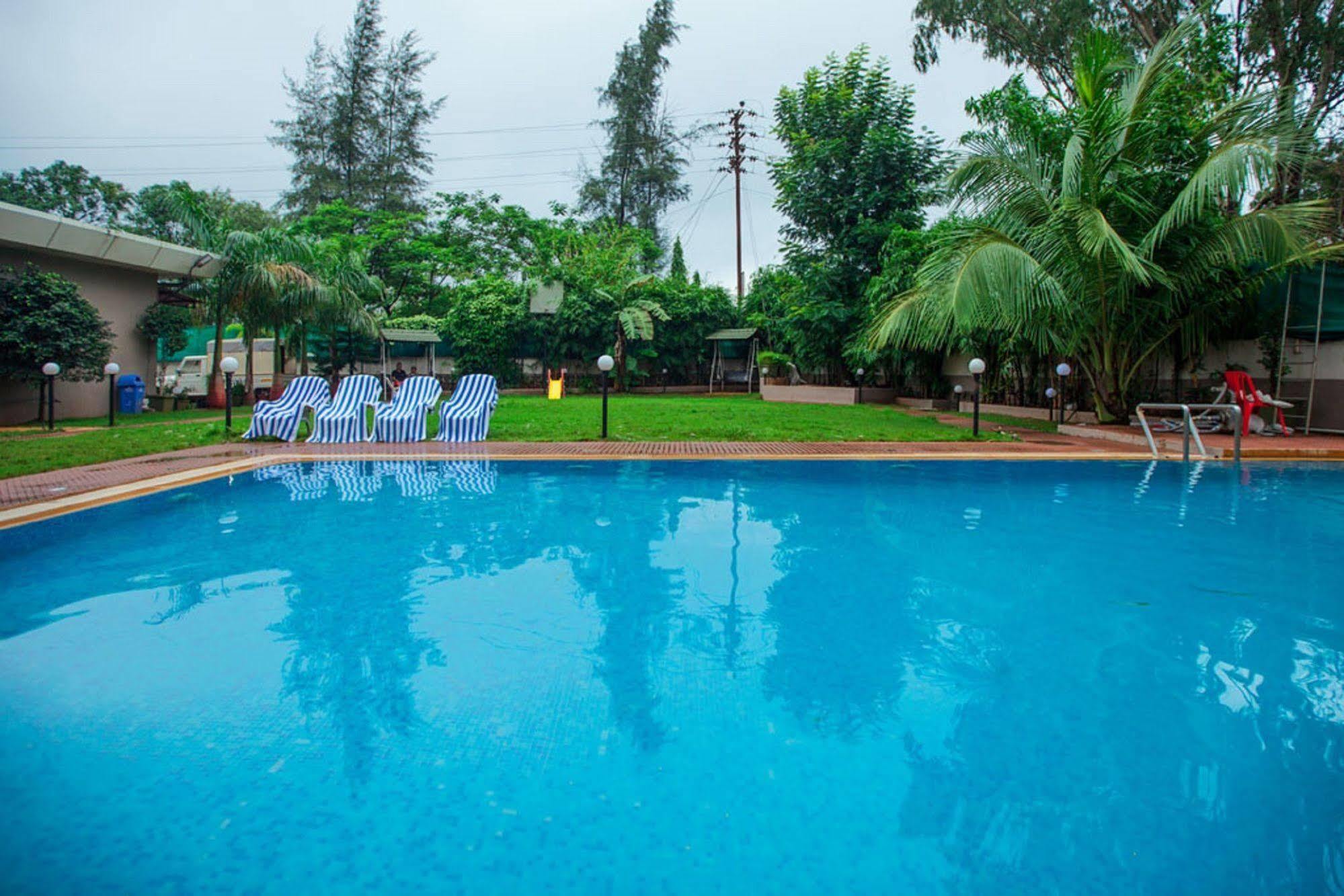 Sterling Lonavala Hotel Exterior photo