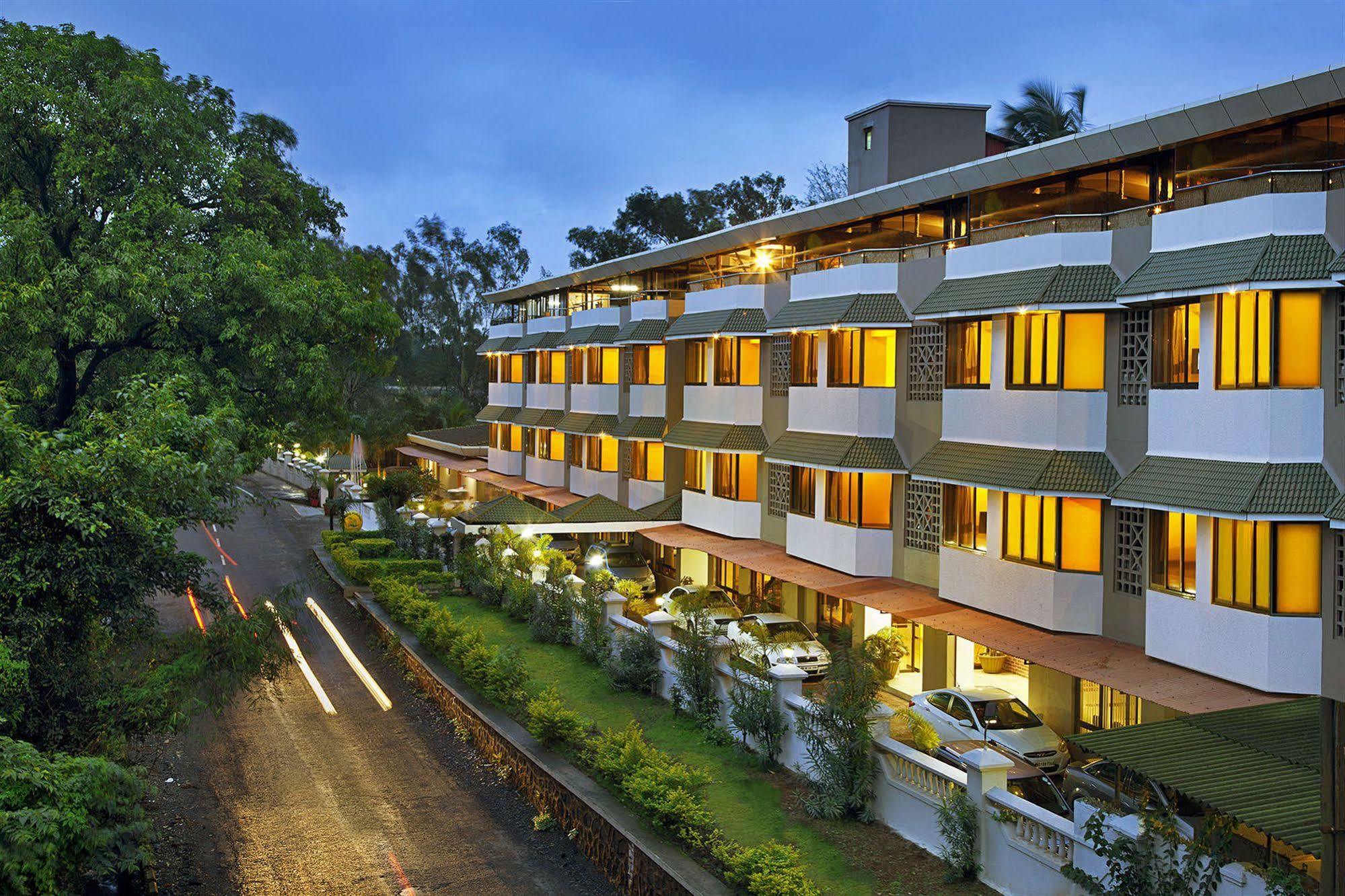 Sterling Lonavala Hotel Exterior photo